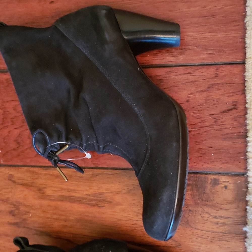 Leather shoe lace boots